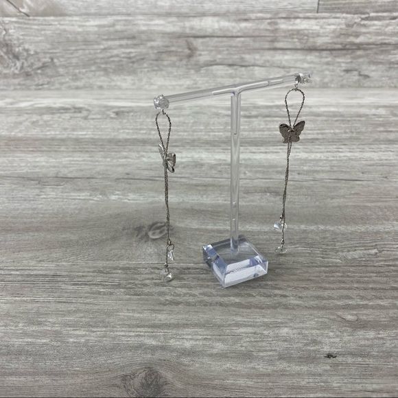 Crystal Butterfly Silver & White Dangle earring - Picture 7 of 7